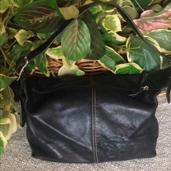 Liz Claiborne - Picture 1 of 7